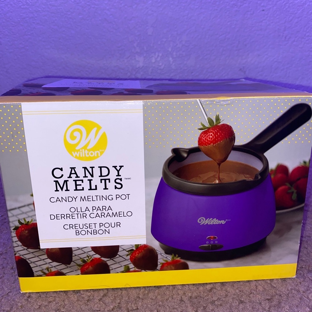 Candy melting pot